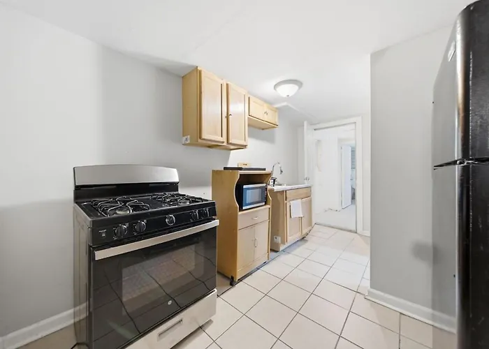 Apartment Cozy Woodlawn Garden